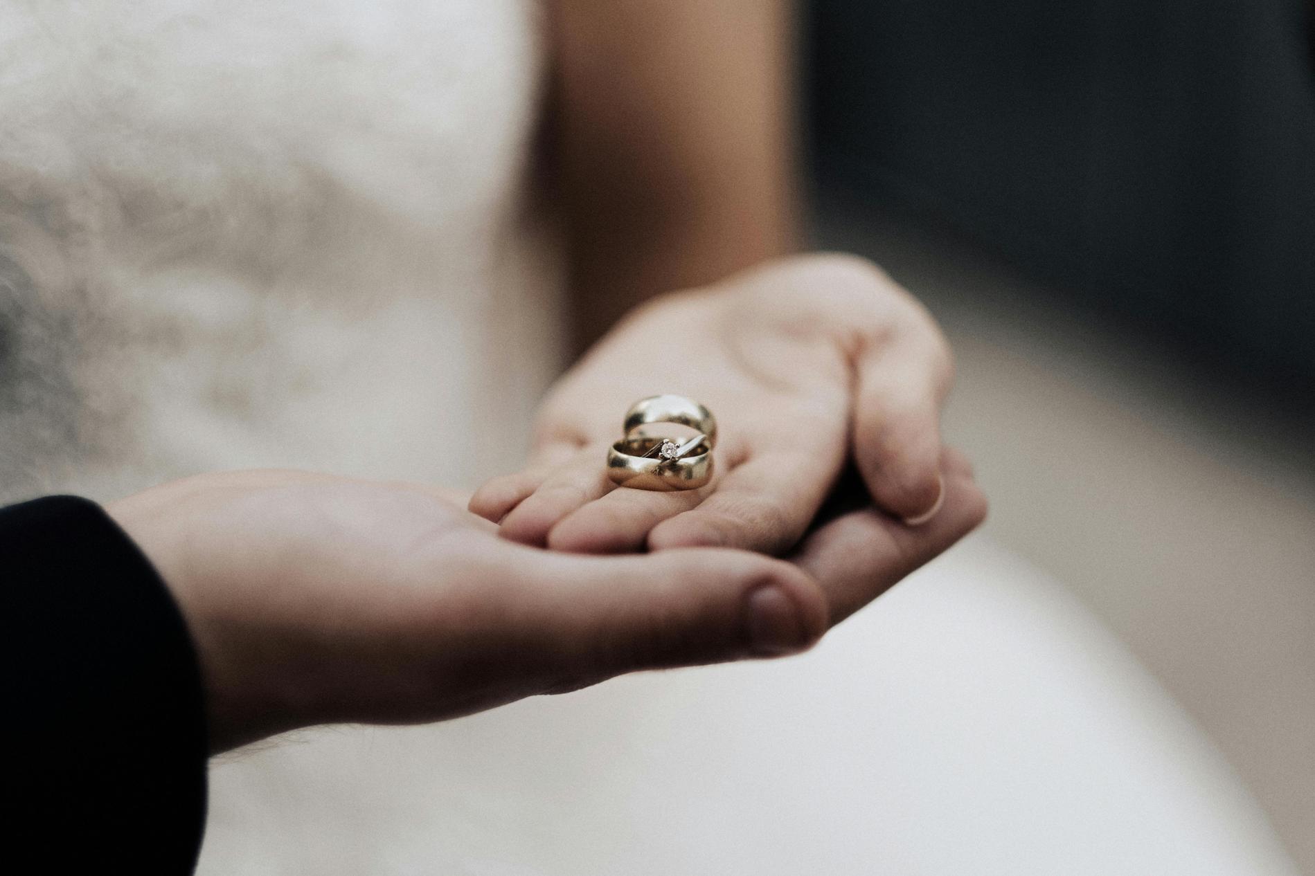 wie man Ringe während einer Hochzeit austauscht